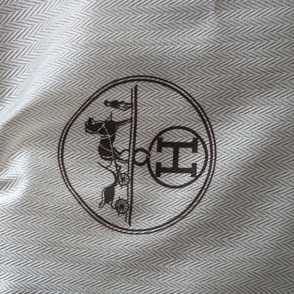 Hermes Cream Drawstring Pouch - Picture 3 of 4